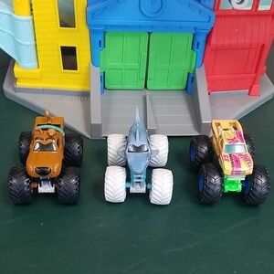 Hot Wheels Monster Jam 1:24 Scale Assorted Kids Monster Trucks - Set Of 3